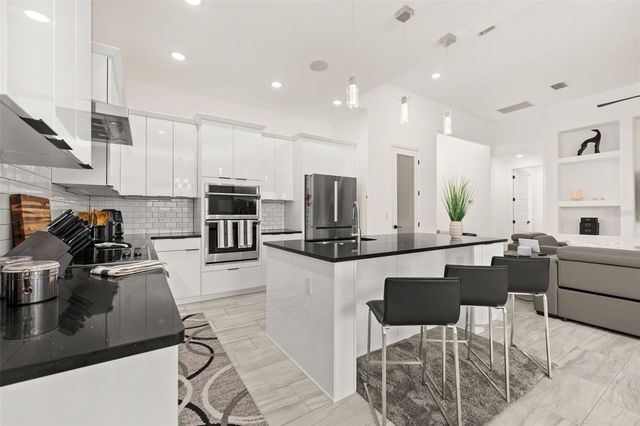 2592 HERITAGE GREEN AVENUE, Davenport, FL 33837