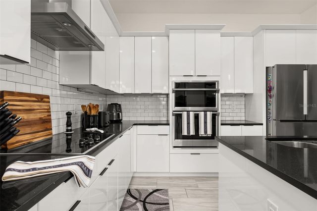 2592 HERITAGE GREEN AVENUE, Davenport, FL 33837