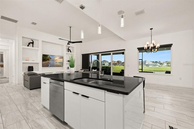 2592 HERITAGE GREEN AVENUE, Davenport, FL 33837