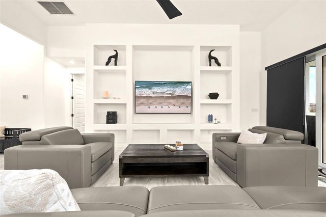 2592 HERITAGE GREEN AVENUE, Davenport, FL 33837