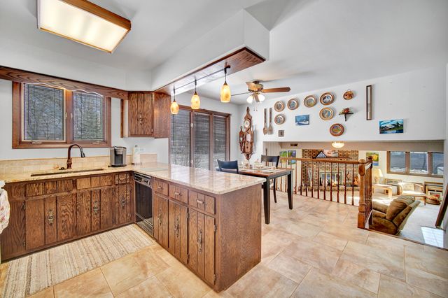 900 Saint Andrews Way, Frankfort, IL 60423