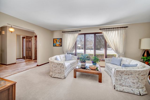 900 Saint Andrews Way, Frankfort, IL 60423