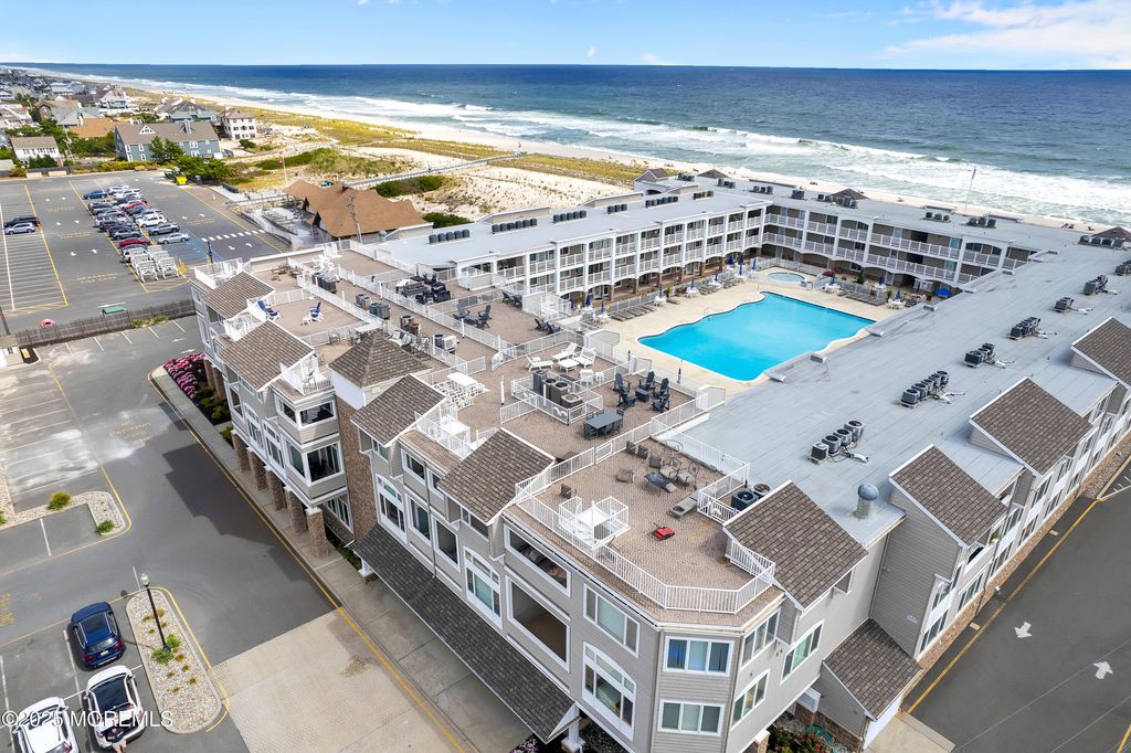 438 Highway 35 N 1102, Mantoloking, NJ 08738