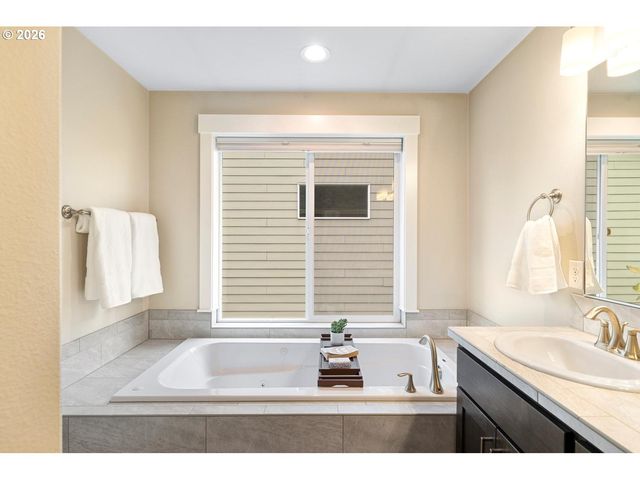 5815 Ne 45TH St, Vancouver, WA 98661