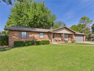 300 Lark Lane, Harrison, AR 72601