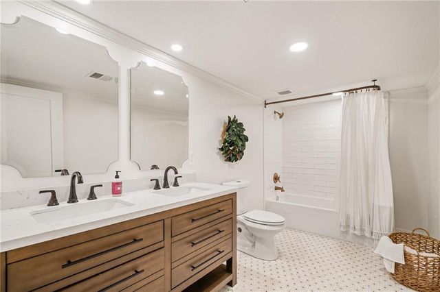 12245 W 279th Terrace, Louisburg, KS 66053