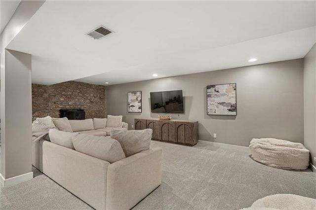 12245 W 279th Terrace, Louisburg, KS 66053
