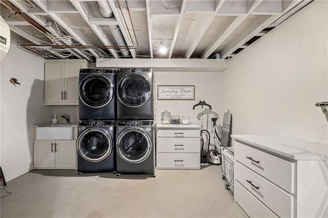 12245 W 279th Terrace, Louisburg, KS 66053