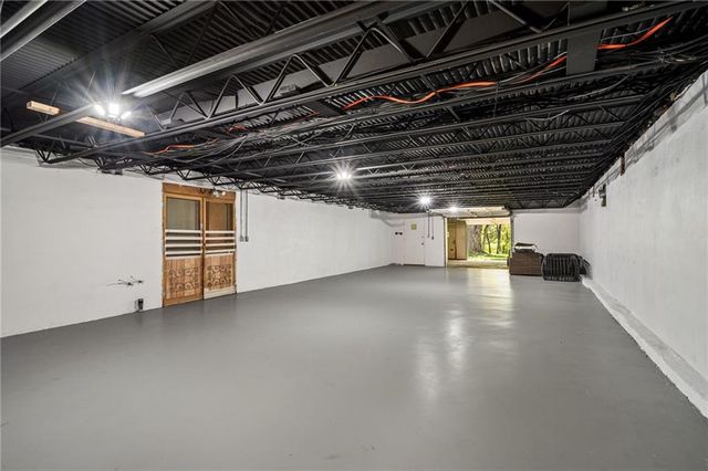 12245 W 279th Terrace, Louisburg, KS 66053