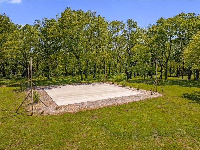 12245 W 279th Terrace, Louisburg, KS 66053