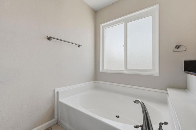 647 Via Costa Rica, Vista, CA 92081