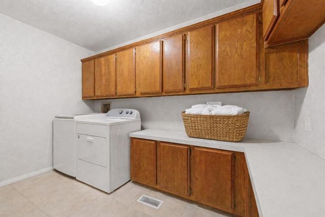 647 Via Costa Rica, Vista, CA 92081