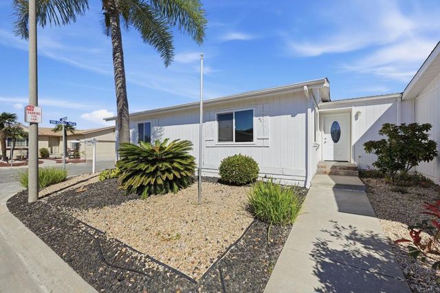 647 Via Costa Rica, Vista, CA 92081