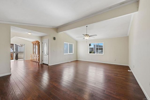 647 Via Costa Rica, Vista, CA 92081