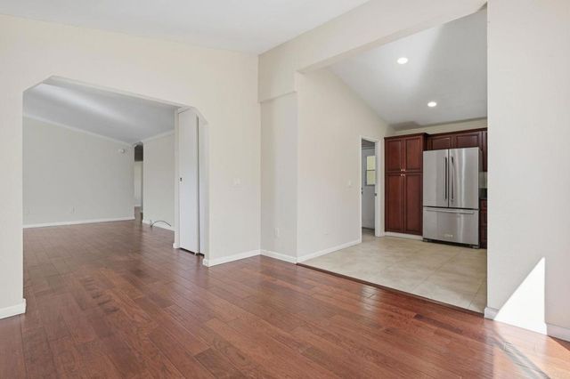 647 Via Costa Rica, Vista, CA 92081