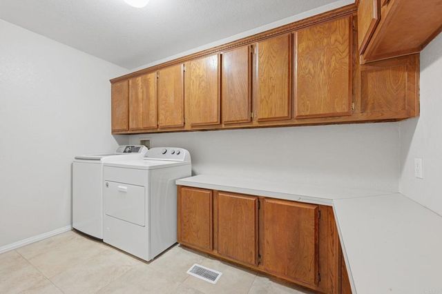 647 Via Costa Rica, Vista, CA 92081