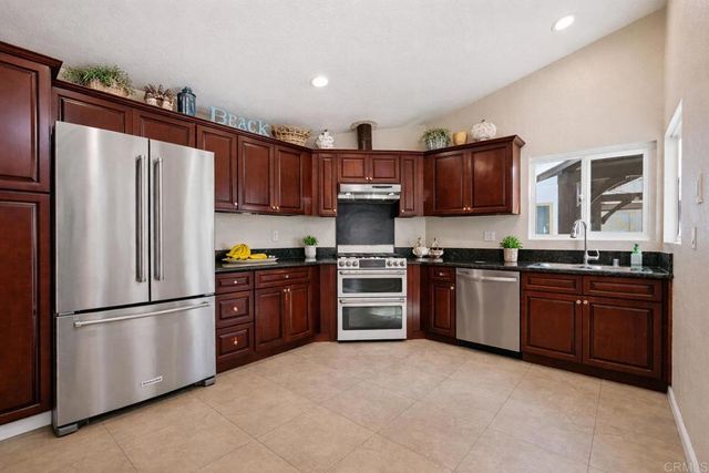 647 Via Costa Rica, Vista, CA 92081