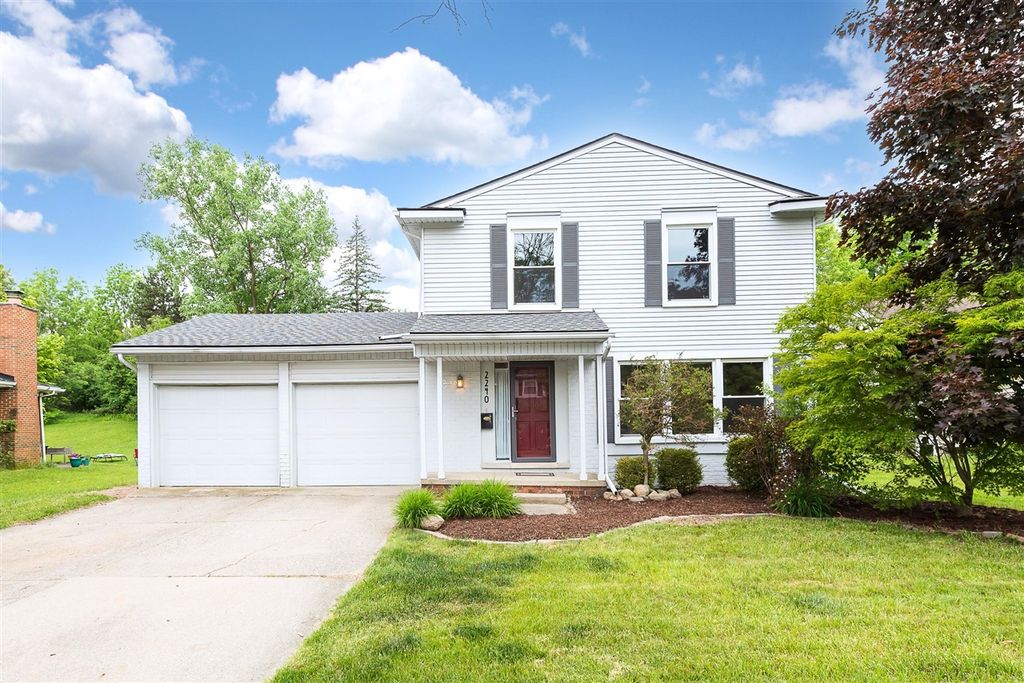 2240 Steeplechase Drive, Ann Arbor, MI 48103