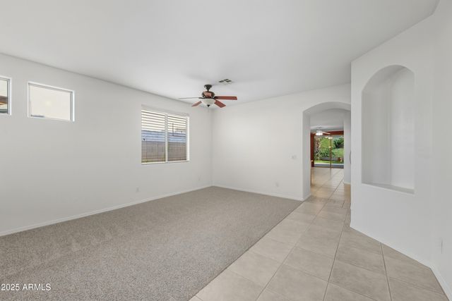 2707 E DARREL Road, Phoenix, AZ 85042