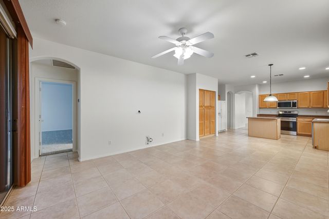 2707 E DARREL Road, Phoenix, AZ 85042