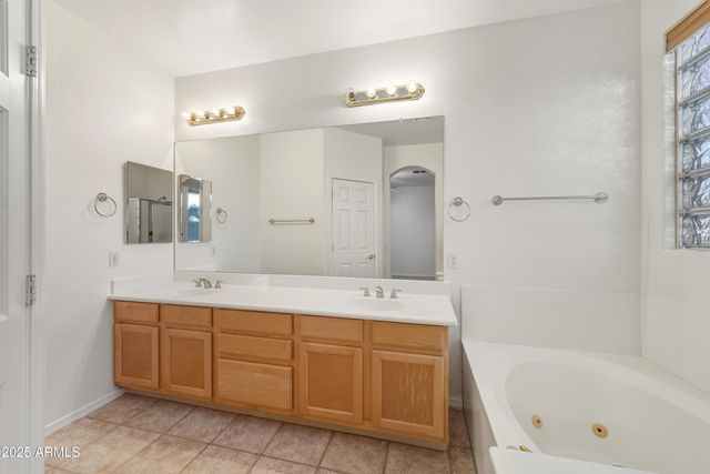 2707 E DARREL Road, Phoenix, AZ 85042