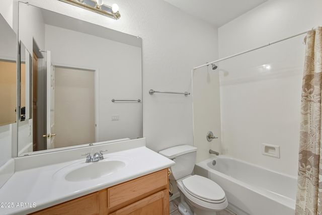 2707 E DARREL Road, Phoenix, AZ 85042