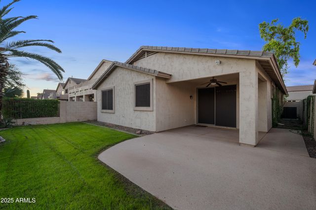 2707 E DARREL Road, Phoenix, AZ 85042