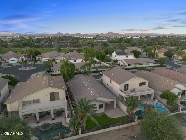 2707 E DARREL Road, Phoenix, AZ 85042