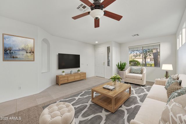 2707 E DARREL Road, Phoenix, AZ 85042