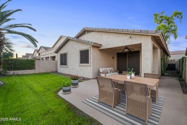 2707 E DARREL Road, Phoenix, AZ 85042