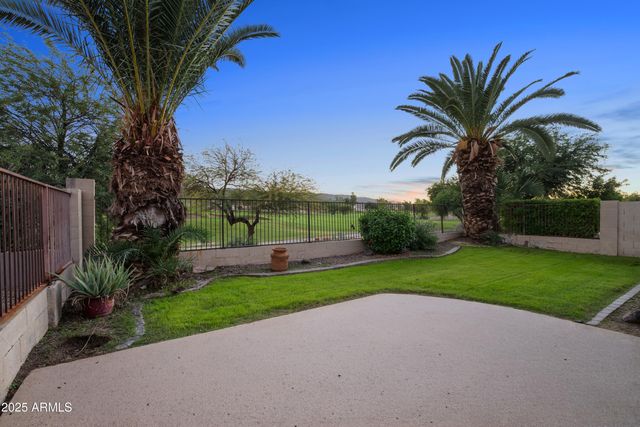 2707 E DARREL Road, Phoenix, AZ 85042