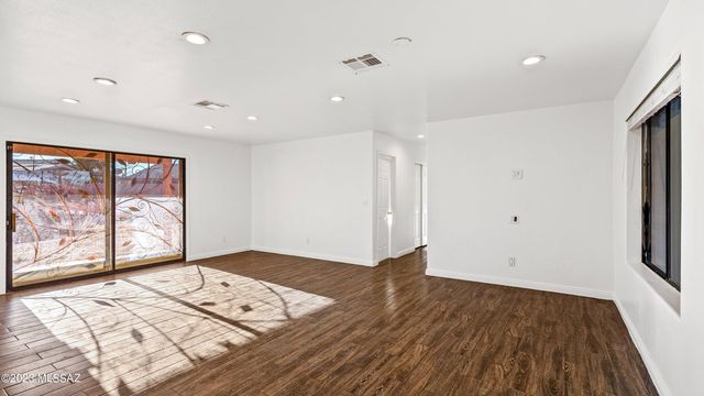 6428 S Buckaroo Loop, Tucson, AZ 85757