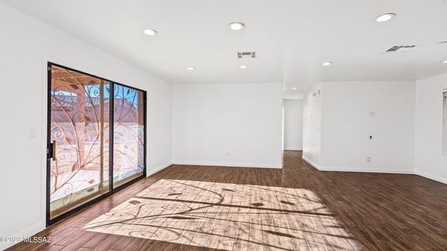 6428 S Buckaroo Loop, Tucson, AZ 85757