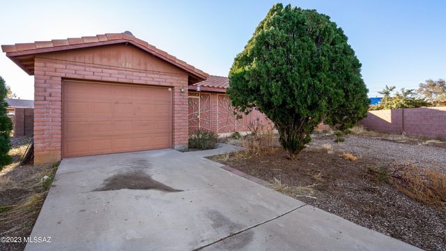 6428 S Buckaroo Loop, Tucson, AZ 85757