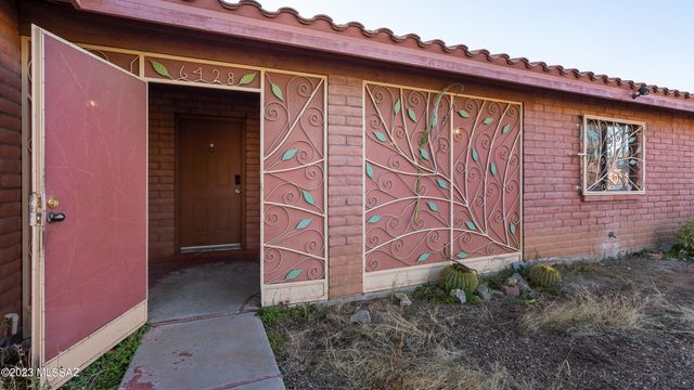 6428 S Buckaroo Loop, Tucson, AZ 85757