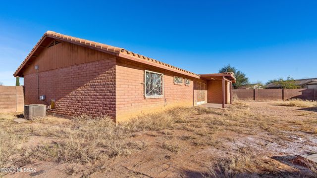 6428 S Buckaroo Loop, Tucson, AZ 85757