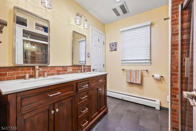 25 Kent Pl, Clark Twp., NJ 07066