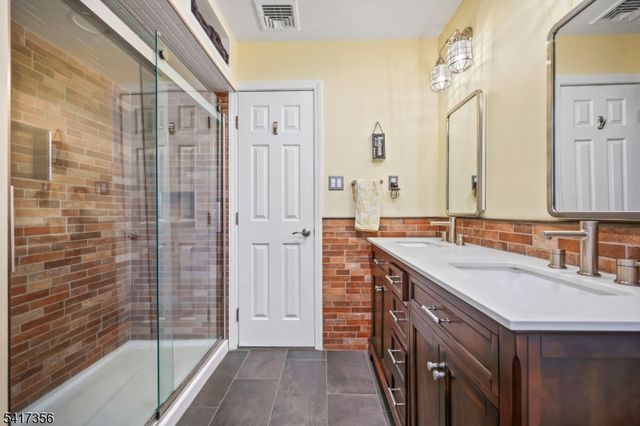 25 Kent Pl, Clark Twp., NJ 07066