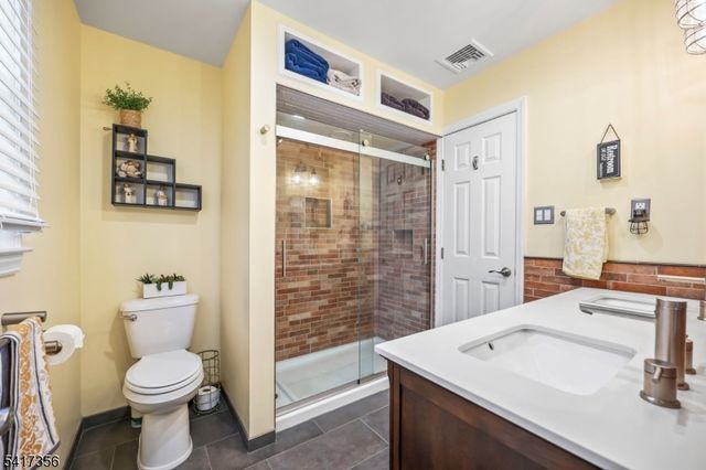 25 Kent Pl, Clark Twp., NJ 07066