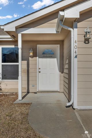404 Walters Drive, Manhattan, KS 66502