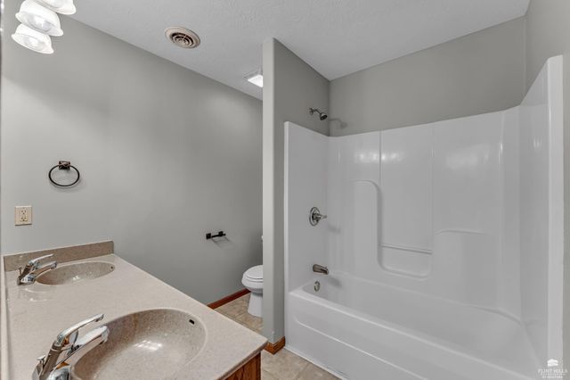 404 Walters Drive, Manhattan, KS 66502