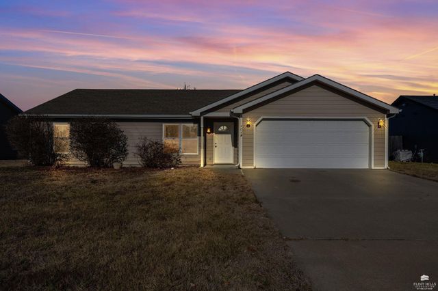 404 Walters Drive, Manhattan, KS 66502