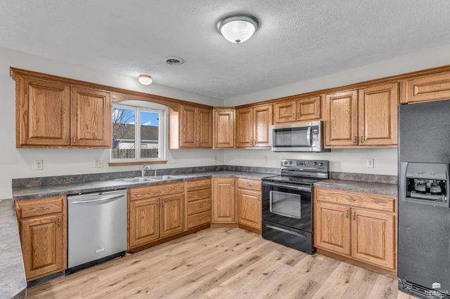 404 Walters Drive, Manhattan, KS 66502