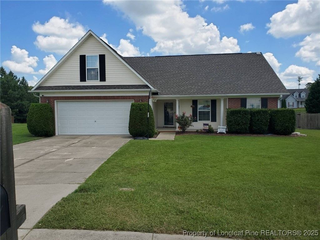 160 Yellowstone Court, Raeford, NC 28376