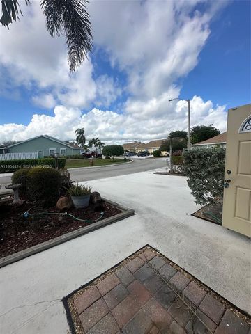 1590 Royal Forest Ct, West Palm Beach, FL 33406