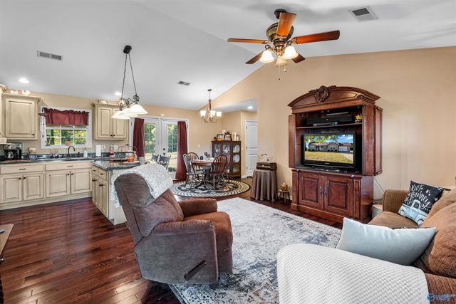 585 County Road 13, Centre, AL 35960