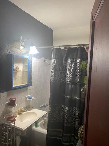 102 NW 28th Way, Fort Lauderdale, FL 33311