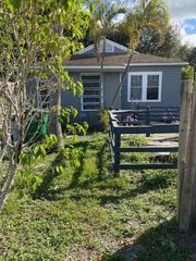 102 NW 28th Way, Fort Lauderdale, FL 33311