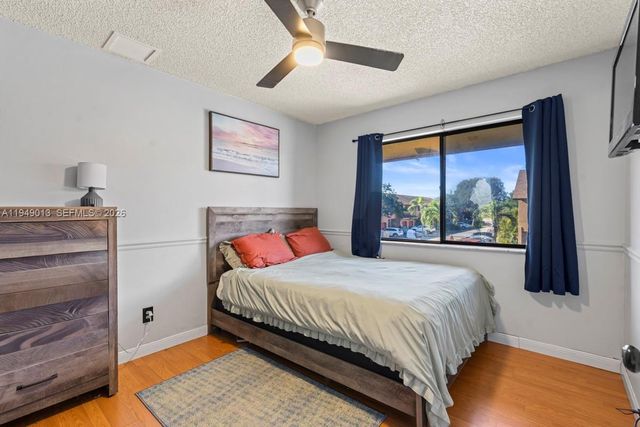 8009 NW 29th St, Sunrise, FL 33322