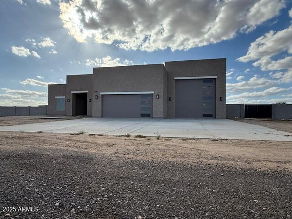 32684 N 213th Drive, Wittmann, AZ 85361 — photo 2
